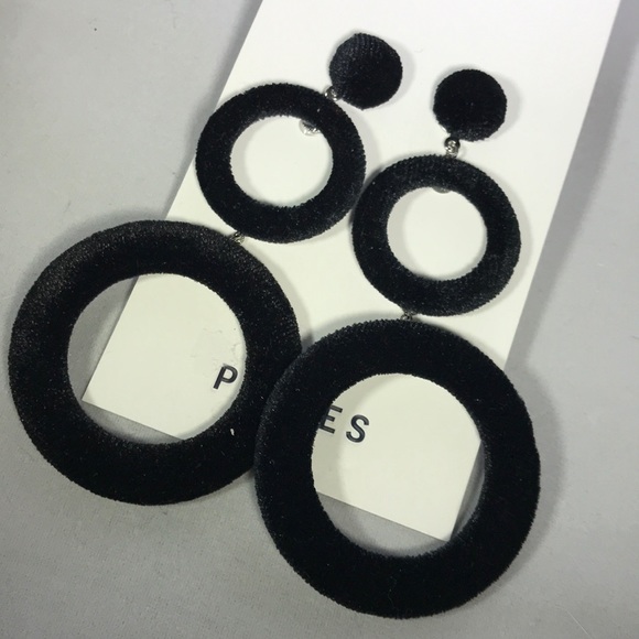 Pieces Velvet Drop Black Karma Earrings - Picture 2 of 5